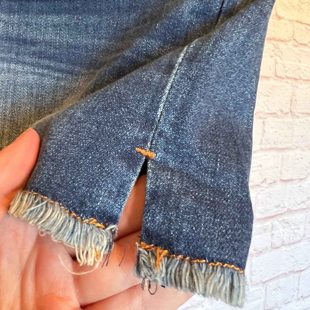 STS Blue Aubrey Mid Rise Frayed Hem Boyfriend Short - Picture 5 of 8